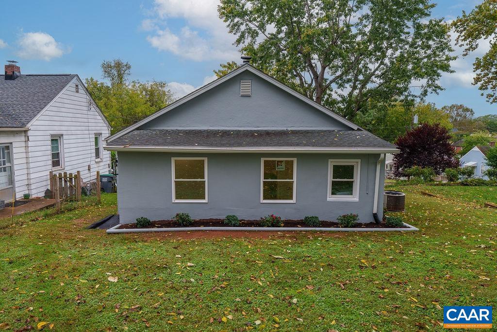 911 BOLLING AVE, CHARLOTTESVILLE, Virginia 22902, 2 Bedrooms Bedrooms, ,1 BathroomBathrooms,Residential,For sale,911 BOLLING AVE,669922 MLS # 669922