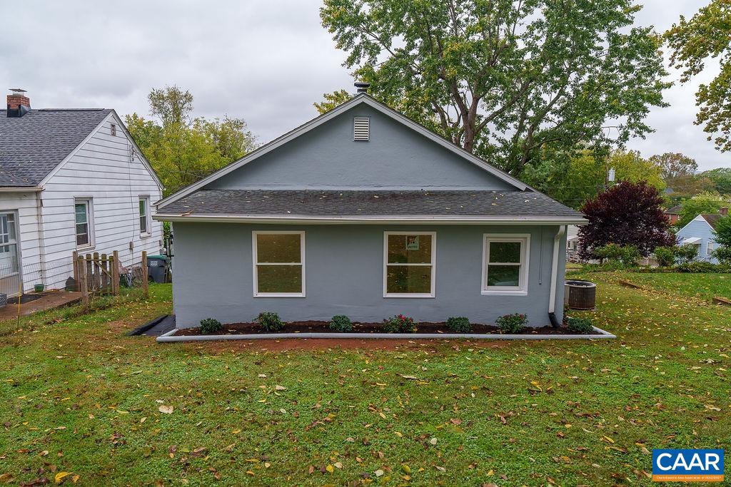 911 BOLLING AVE, CHARLOTTESVILLE, Virginia 22902, 2 Bedrooms Bedrooms, ,1 BathroomBathrooms,Residential,For sale,911 BOLLING AVE,669922 MLS # 669922