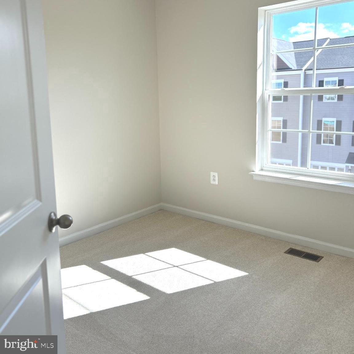 210 MONTEITH DR, WINCHESTER, Virginia 22601, 3 Bedrooms Bedrooms, ,3 BathroomsBathrooms,Residential,For sale,210 MONTEITH DR,VAWI2009246 MLS # VAWI2009246