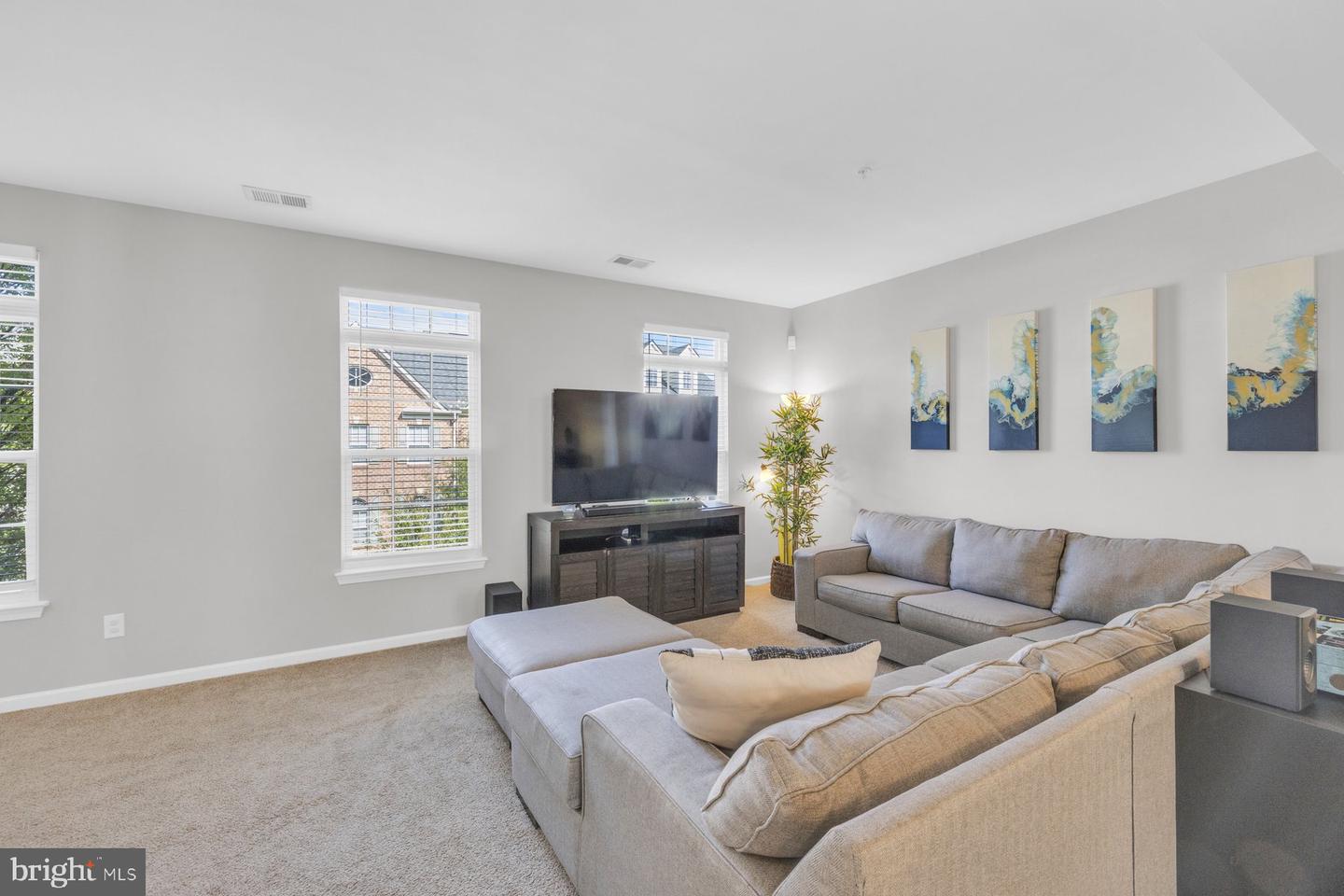2595 EASTBOURNE DR, WOODBRIDGE, Virginia 22191, 3 Bedrooms Bedrooms, ,2 BathroomsBathrooms,Residential,For sale,2595 EASTBOURNE DR,VAPW2105996 MLS # VAPW2105996
