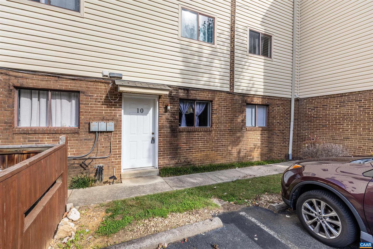 2100 JEFFERSON PARK AVE #10, CHARLOTTESVILLE, Virginia 22903, 3 Bedrooms Bedrooms, ,2 BathroomsBathrooms,Residential,For sale,2100 JEFFERSON PARK AVE #10,670015 MLS # 670015