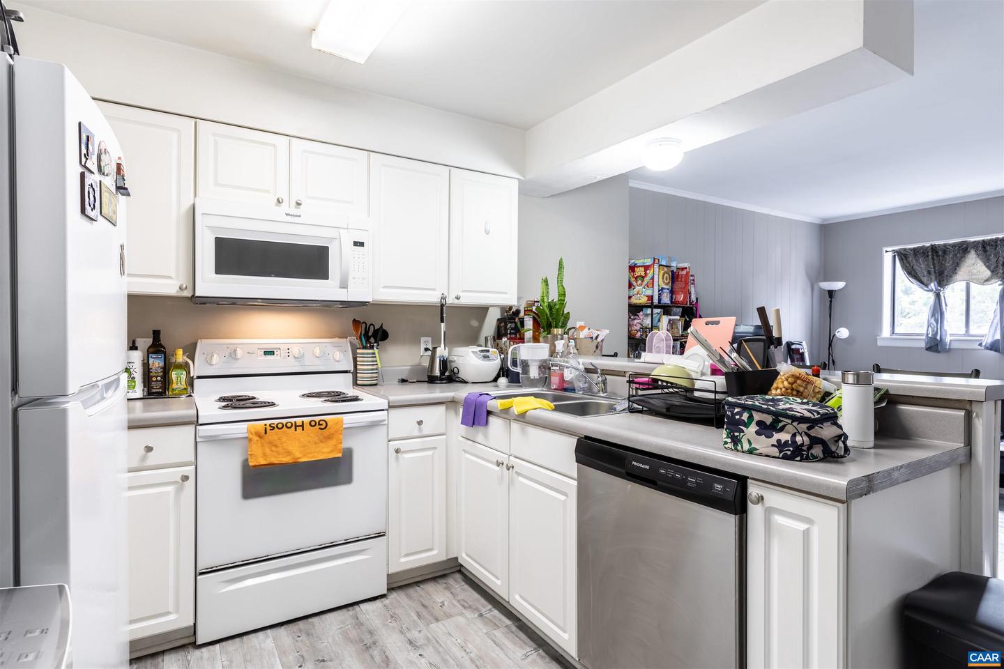 2100 JEFFERSON PARK AVE #10, CHARLOTTESVILLE, Virginia 22903, 3 Bedrooms Bedrooms, ,2 BathroomsBathrooms,Residential,For sale,2100 JEFFERSON PARK AVE #10,670015 MLS # 670015