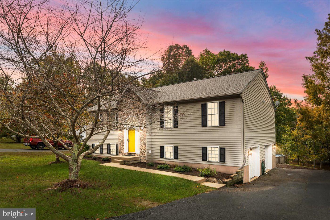 3712 W GLEN DOWER DR, FREDERICKSBURG, Virginia 22408, 3 Bedrooms Bedrooms, ,2 BathroomsBathrooms,Residential,For sale,3712 W GLEN DOWER DR,VASP2036908 MLS # VASP2036908