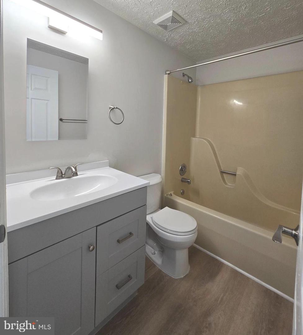 12899 BJORK LN, WOODBRIDGE, Virginia 22192, 3 Bedrooms Bedrooms, ,2 BathroomsBathrooms,Residential,For sale,12899 BJORK LN,VAPW2106040 MLS # VAPW2106040