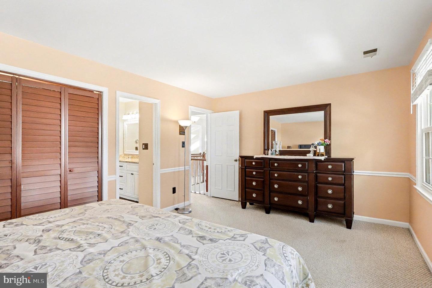 3606 CANOE BIRCH CT, FAIRFAX, Virginia 22033, 4 Bedrooms Bedrooms, 8 Rooms Rooms,3 BathroomsBathrooms,Residential,For sale,3606 CANOE BIRCH CT,VAFX2274422 MLS # VAFX2274422