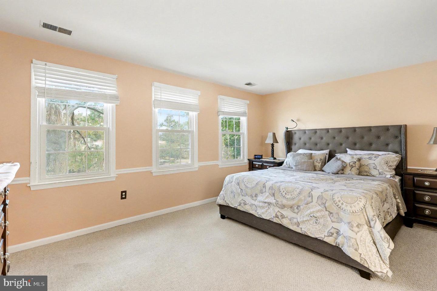3606 CANOE BIRCH CT, FAIRFAX, Virginia 22033, 4 Bedrooms Bedrooms, 8 Rooms Rooms,3 BathroomsBathrooms,Residential,For sale,3606 CANOE BIRCH CT,VAFX2274422 MLS # VAFX2274422