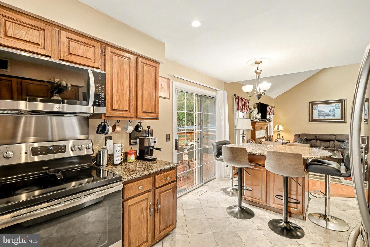 3606 CANOE BIRCH CT, FAIRFAX, Virginia 22033, 4 Bedrooms Bedrooms, 8 Rooms Rooms,3 BathroomsBathrooms,Residential,For sale,3606 CANOE BIRCH CT,VAFX2274422 MLS # VAFX2274422