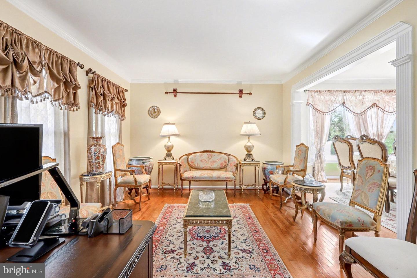 3606 CANOE BIRCH CT, FAIRFAX, Virginia 22033, 4 Bedrooms Bedrooms, 8 Rooms Rooms,3 BathroomsBathrooms,Residential,For sale,3606 CANOE BIRCH CT,VAFX2274422 MLS # VAFX2274422