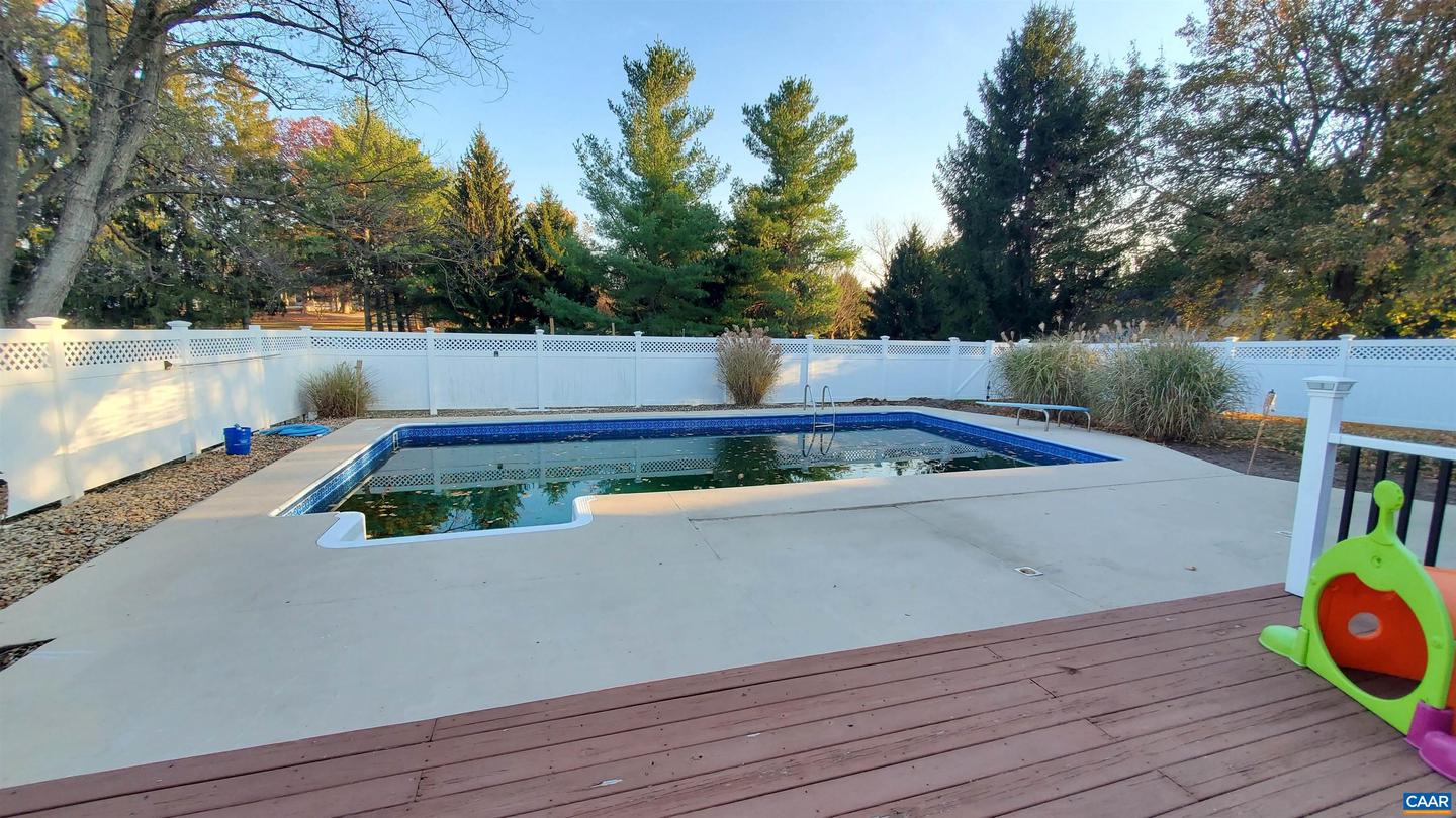 138 TINKLING SPRINGS RD, FISHERSVILLE, Virginia 22939, 3 Bedrooms Bedrooms, ,2 BathroomsBathrooms,Residential,For sale,138 TINKLING SPRINGS RD,670027 MLS # 670027 138 TINKLING SPRINGS RD, FISHERSVILLE, Virginia 22939, 3 Bedrooms Bedrooms, ,2 BathroomsBathrooms,Residential,For sale,138 TINKLING SPRINGS RD,670027 MLS # 670027