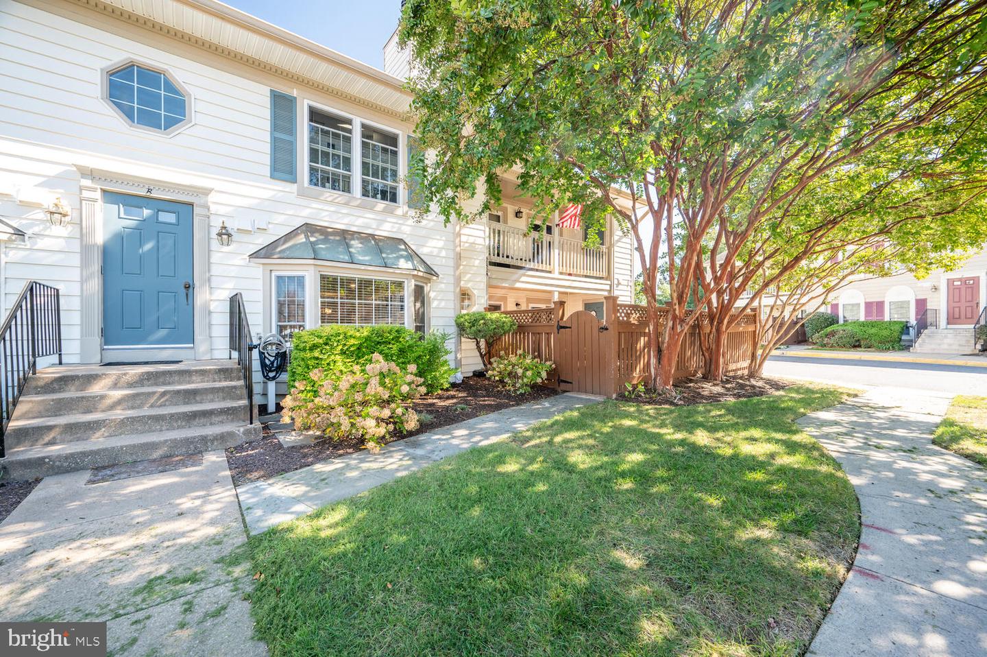 6052-A ESSEX HOUSE SQ #6052A, ALEXANDRIA, Virginia 22310, 2 Bedrooms Bedrooms, ,1 BathroomBathrooms,Residential,For sale,6052-A ESSEX HOUSE SQ #6052A,VAFX2274450 MLS # VAFX2274450