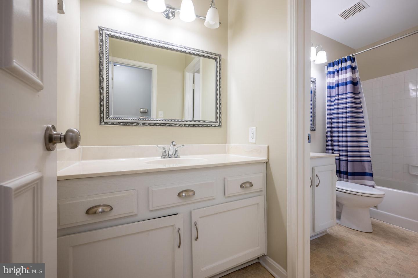 6052-A ESSEX HOUSE SQ #6052A, ALEXANDRIA, Virginia 22310, 2 Bedrooms Bedrooms, ,1 BathroomBathrooms,Residential,For sale,6052-A ESSEX HOUSE SQ #6052A,VAFX2274450 MLS # VAFX2274450