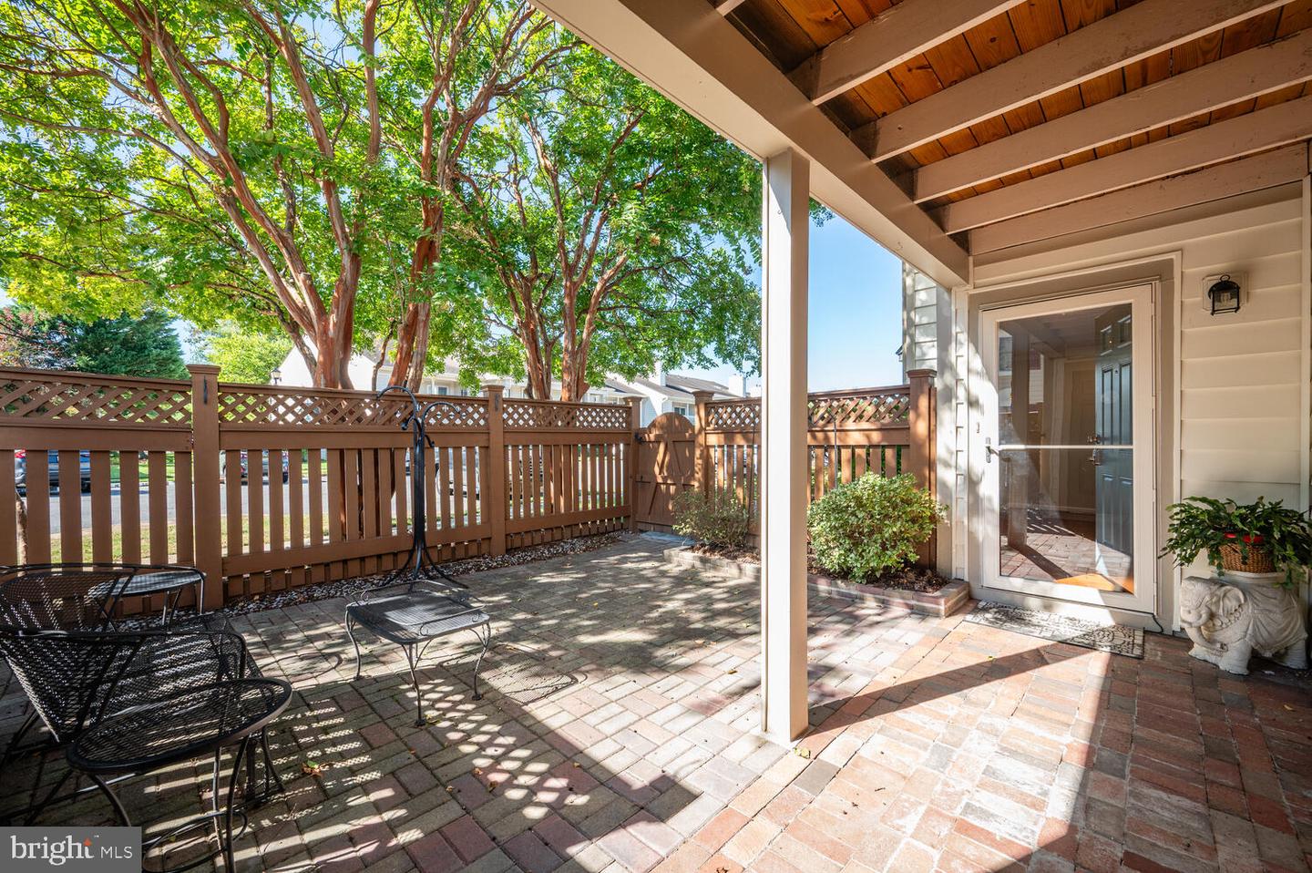 6052-A ESSEX HOUSE SQ #6052A, ALEXANDRIA, Virginia 22310, 2 Bedrooms Bedrooms, ,1 BathroomBathrooms,Residential,For sale,6052-A ESSEX HOUSE SQ #6052A,VAFX2274450 MLS # VAFX2274450