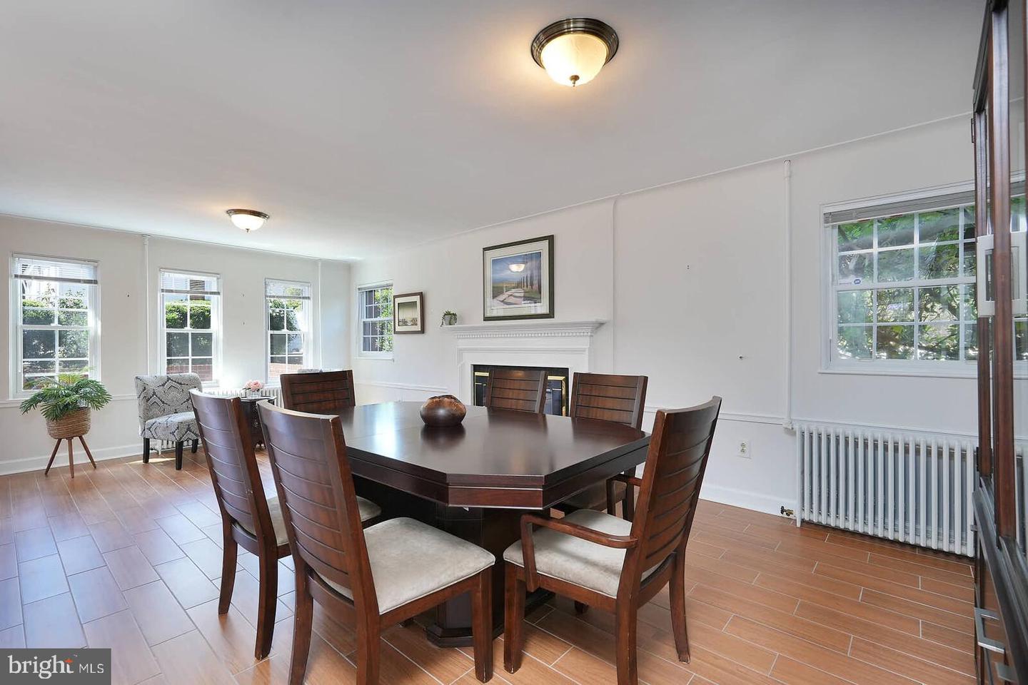 3214 19TH RD N, ARLINGTON, Virginia 22201, 4 Bedrooms Bedrooms, ,2 BathroomsBathrooms,Residential,For sale,3214 19TH RD N,VAAR2064964 MLS # VAAR2064964
