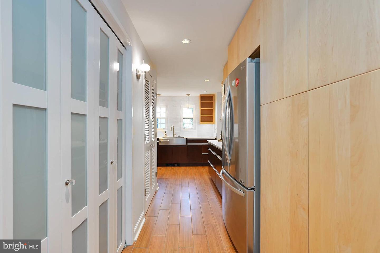 3214 19TH RD N, ARLINGTON, Virginia 22201, 4 Bedrooms Bedrooms, ,2 BathroomsBathrooms,Residential,For sale,3214 19TH RD N,VAAR2064964 MLS # VAAR2064964