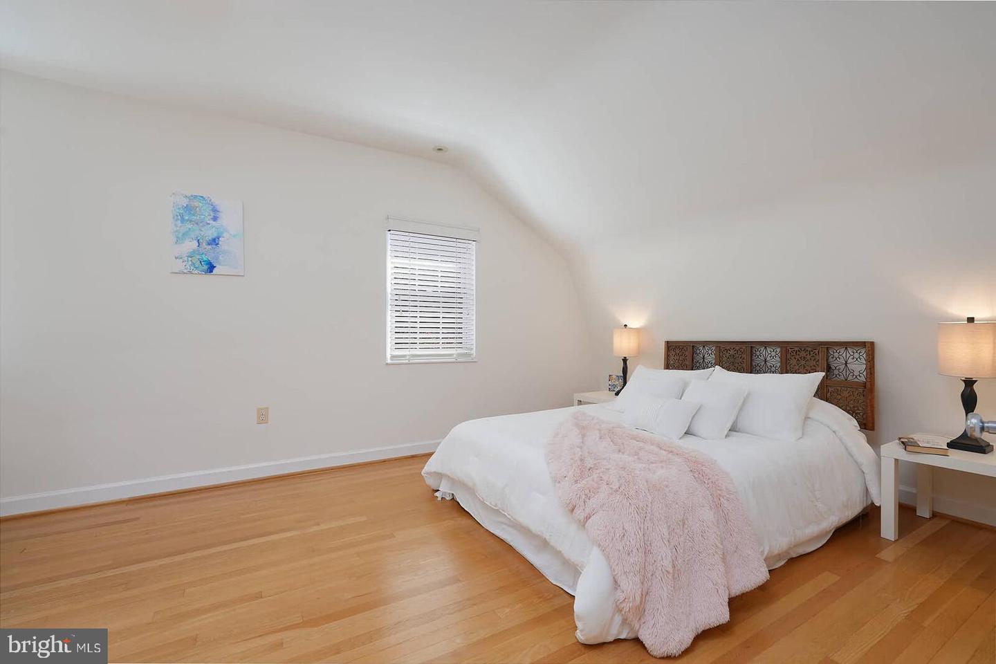 3214 19TH RD N, ARLINGTON, Virginia 22201, 4 Bedrooms Bedrooms, ,2 BathroomsBathrooms,Residential,For sale,3214 19TH RD N,VAAR2064964 MLS # VAAR2064964