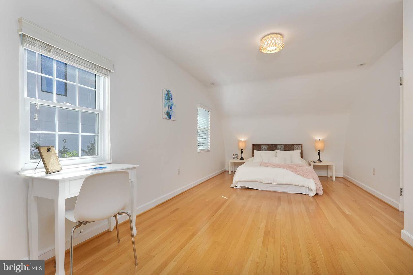 3214 19TH RD N, ARLINGTON, Virginia 22201, 4 Bedrooms Bedrooms, ,2 BathroomsBathrooms,Residential,For sale,3214 19TH RD N,VAAR2064964 MLS # VAAR2064964