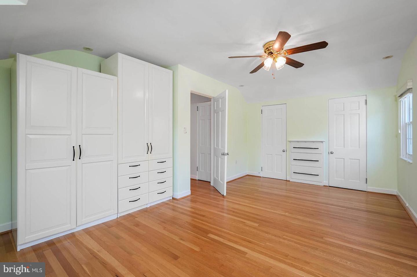 3214 19TH RD N, ARLINGTON, Virginia 22201, 4 Bedrooms Bedrooms, ,2 BathroomsBathrooms,Residential,For sale,3214 19TH RD N,VAAR2064964 MLS # VAAR2064964