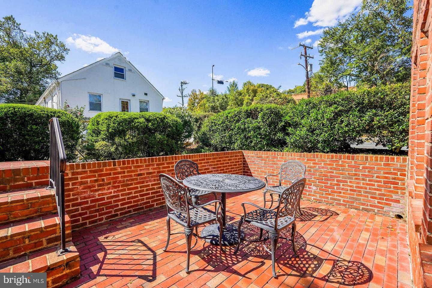 3214 19TH RD N, ARLINGTON, Virginia 22201, 4 Bedrooms Bedrooms, ,2 BathroomsBathrooms,Residential,For sale,3214 19TH RD N,VAAR2064964 MLS # VAAR2064964