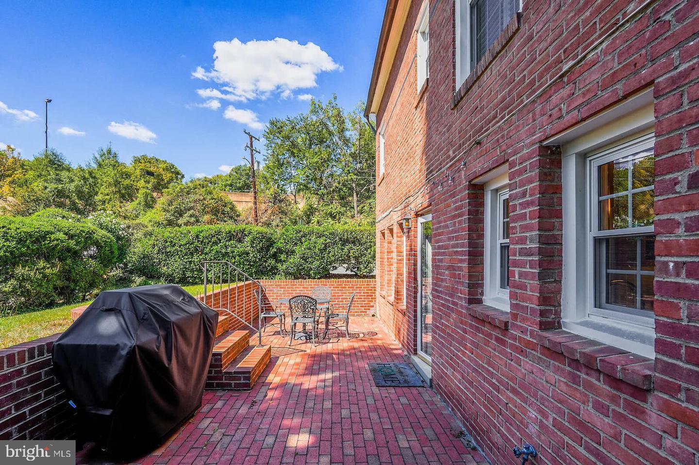 3214 19TH RD N, ARLINGTON, Virginia 22201, 4 Bedrooms Bedrooms, ,2 BathroomsBathrooms,Residential,For sale,3214 19TH RD N,VAAR2064964 MLS # VAAR2064964