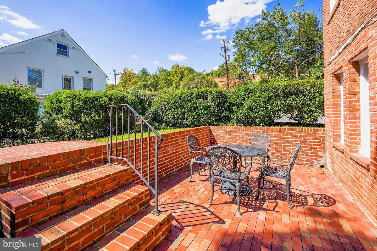 3214 19TH RD N, ARLINGTON, Virginia 22201, 4 Bedrooms Bedrooms, ,2 BathroomsBathrooms,Residential,For sale,3214 19TH RD N,VAAR2064964 MLS # VAAR2064964
