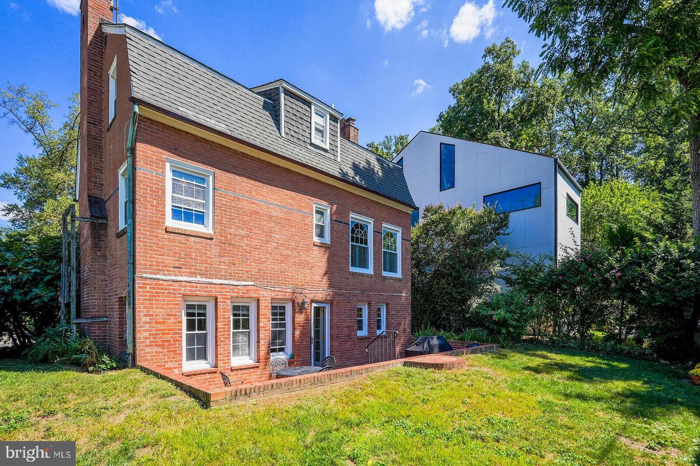 3214 19TH RD N, ARLINGTON, Virginia 22201, 4 Bedrooms Bedrooms, ,2 BathroomsBathrooms,Residential,For sale,3214 19TH RD N,VAAR2064964 MLS # VAAR2064964