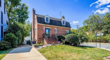3214 19TH RD N, ARLINGTON, Virginia 22201, 4 Bedrooms Bedrooms, ,2 BathroomsBathrooms,Residential,For sale,3214 19TH RD N,VAAR2064964 MLS # VAAR2064964