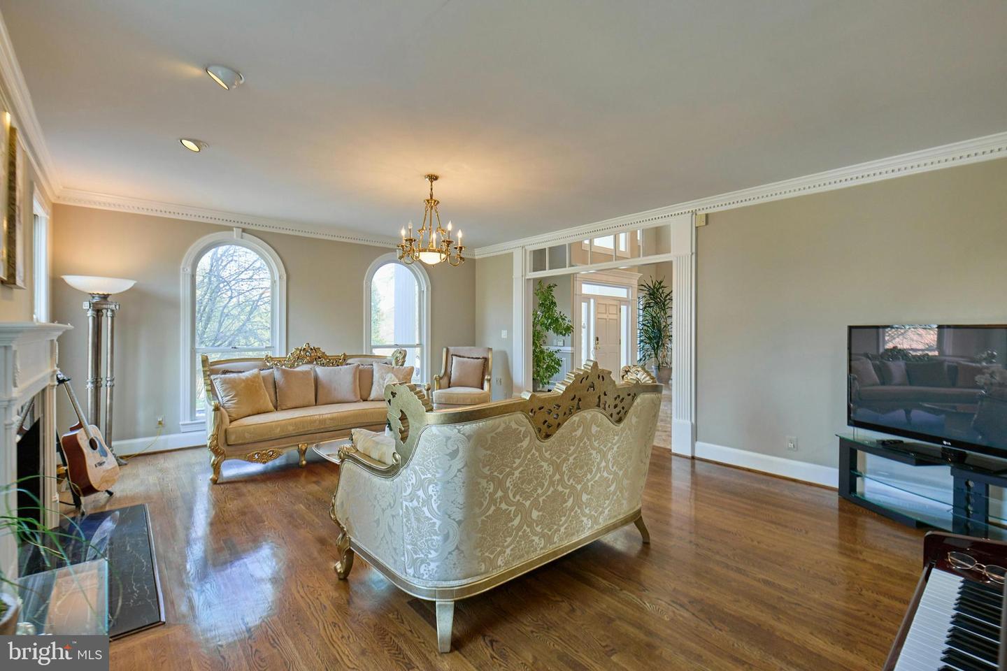 6830 CLIFTON RD, CLIFTON, Virginia 20124, 5 Bedrooms Bedrooms, ,5 BathroomsBathrooms,Residential,For sale,6830 CLIFTON RD,VAFX2223232 MLS # VAFX2223232