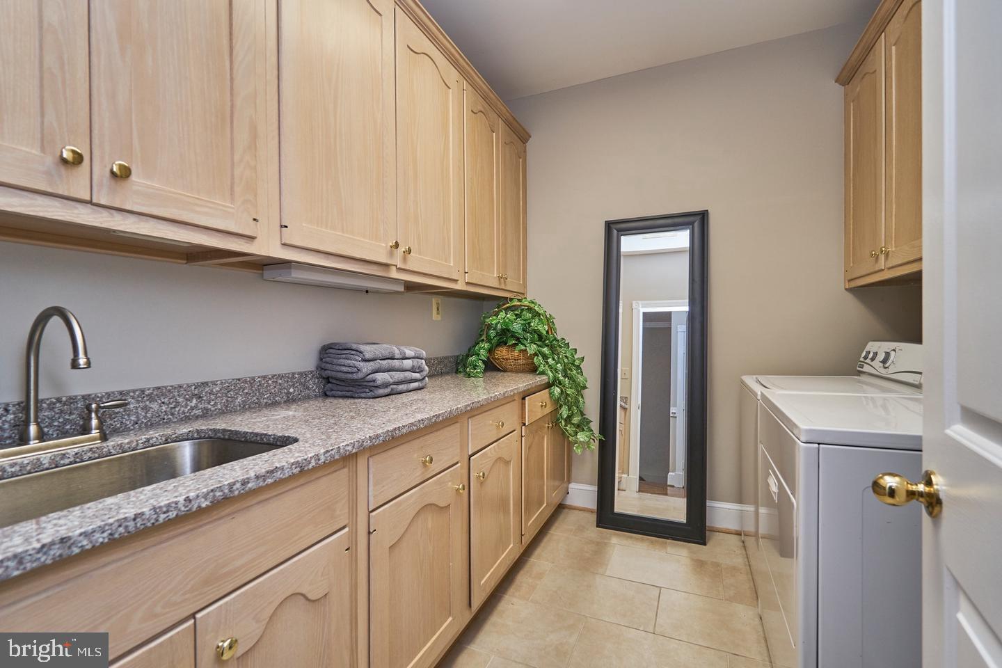 6830 CLIFTON RD, CLIFTON, Virginia 20124, 5 Bedrooms Bedrooms, ,5 BathroomsBathrooms,Residential,For sale,6830 CLIFTON RD,VAFX2223232 MLS # VAFX2223232