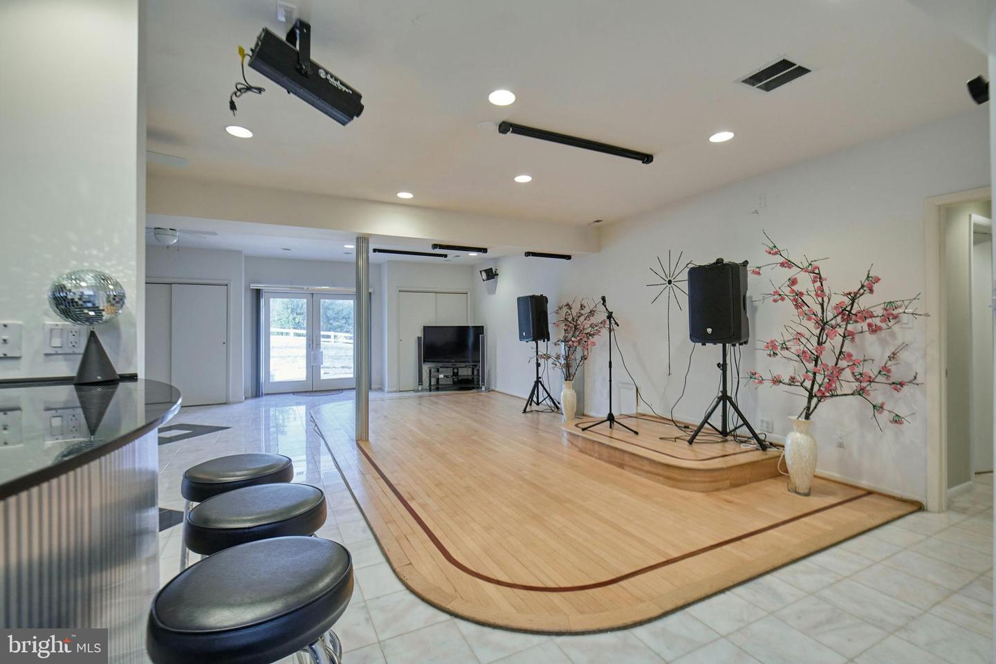 6830 CLIFTON RD, CLIFTON, Virginia 20124, 5 Bedrooms Bedrooms, ,5 BathroomsBathrooms,Residential,For sale,6830 CLIFTON RD,VAFX2223232 MLS # VAFX2223232