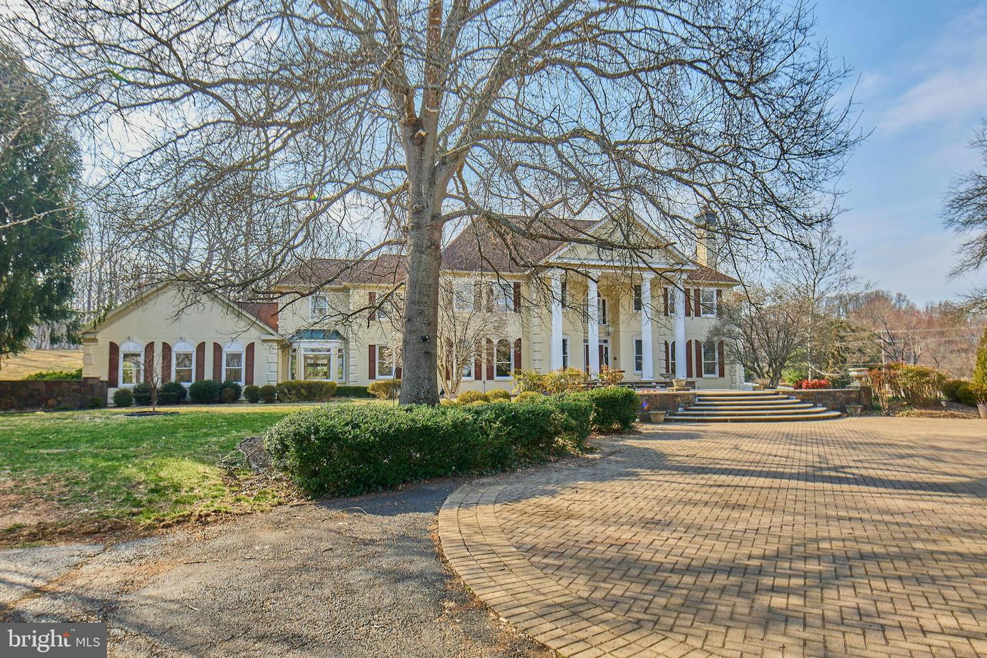 6830 CLIFTON RD, CLIFTON, Virginia 20124, 5 Bedrooms Bedrooms, ,5 BathroomsBathrooms,Residential,For sale,6830 CLIFTON RD,VAFX2223232 MLS # VAFX2223232