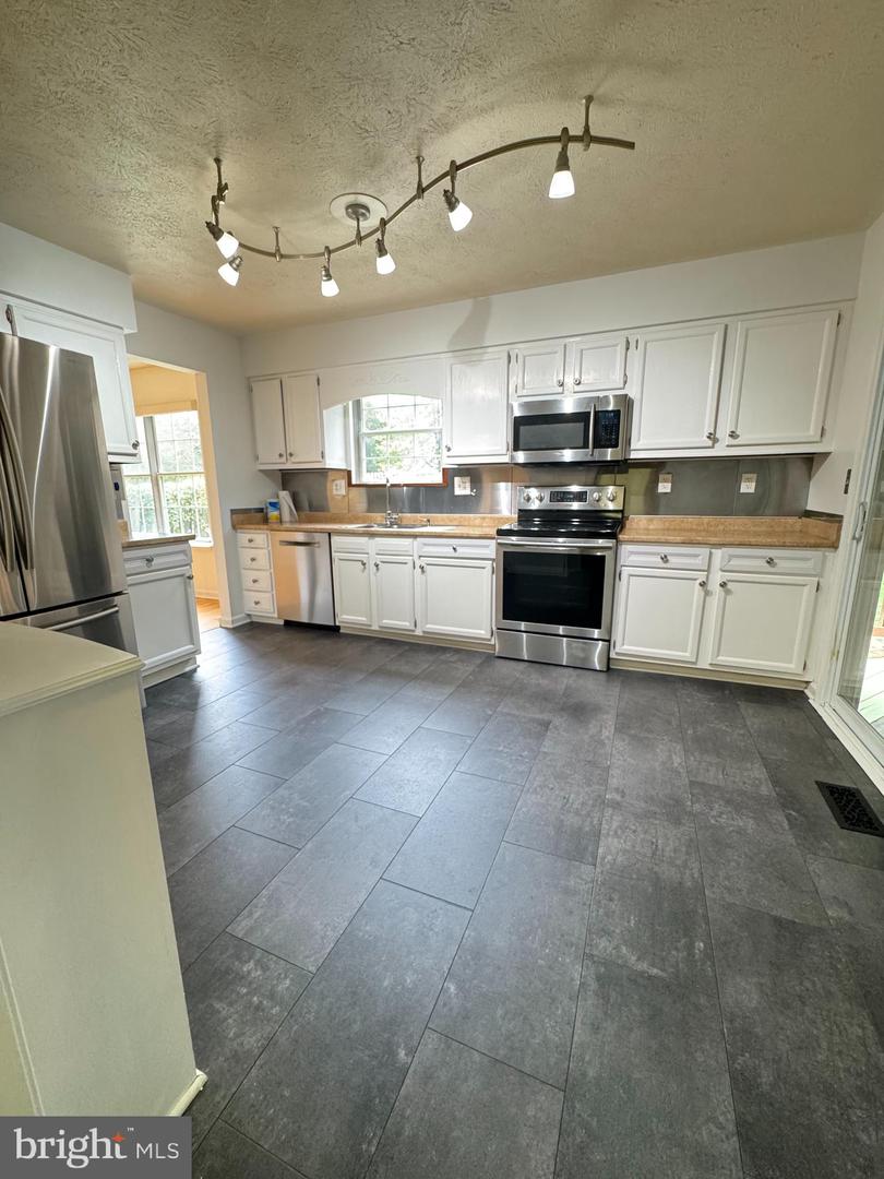 62 VISTA WOODS RD, STAFFORD, Virginia 22556, 3 Bedrooms Bedrooms, ,3 BathroomsBathrooms,Residential,For sale,62 VISTA WOODS RD,VAST2039146 MLS # VAST2039146