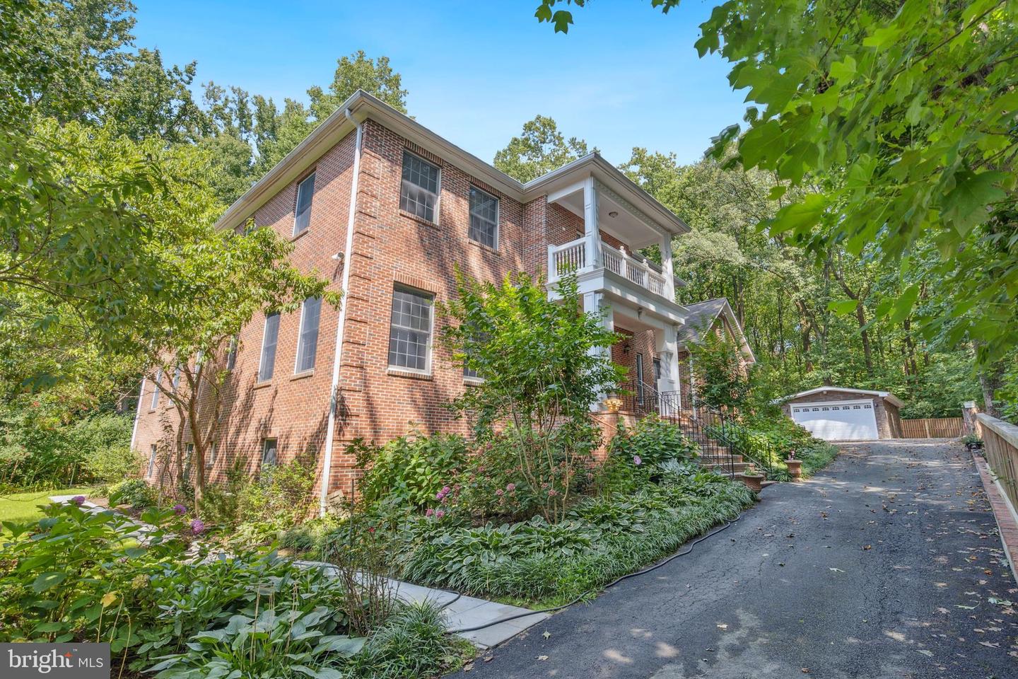 3905 HUMMER, ANNANDALE, Virginia 22003, 7 Bedrooms Bedrooms, 21 Rooms Rooms,6 BathroomsBathrooms,Residential,For sale,3905 HUMMER,VAFX2258040 MLS # VAFX2258040