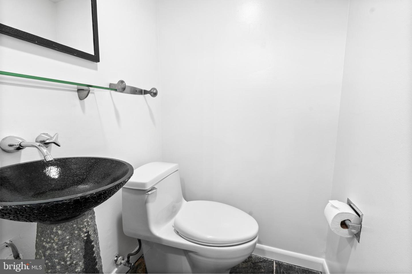 73 G ST SW #103, WASHINGTON, District Of Columbia 20024, 2 Bedrooms Bedrooms, ,2 BathroomsBathrooms,Residential,For sale,73 G ST SW #103,DCDC2214440 MLS # DCDC2214440