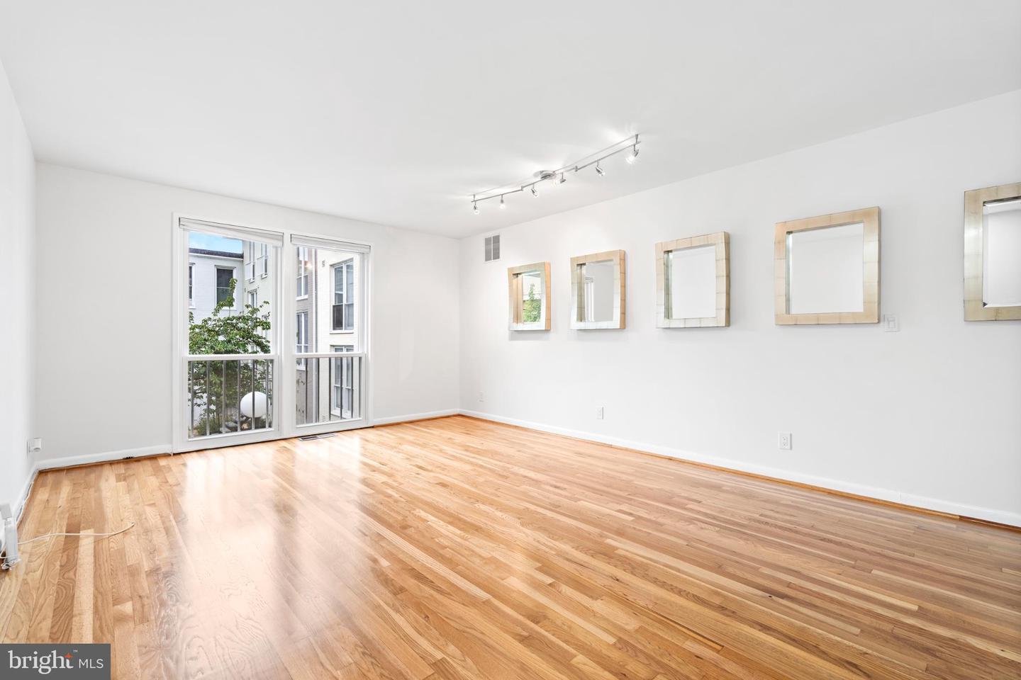73 G ST SW #103, WASHINGTON, District Of Columbia 20024, 2 Bedrooms Bedrooms, ,2 BathroomsBathrooms,Residential,For sale,73 G ST SW #103,DCDC2214440 MLS # DCDC2214440