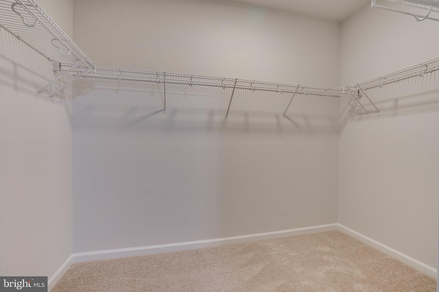 24636 WOOLLY MAMMOTH TER #401, ALDIE, Virginia 20105, 3 Bedrooms Bedrooms, ,2 BathroomsBathrooms,Residential,For sale,24636 WOOLLY MAMMOTH TER #401,VALO2106110 MLS # VALO2106110