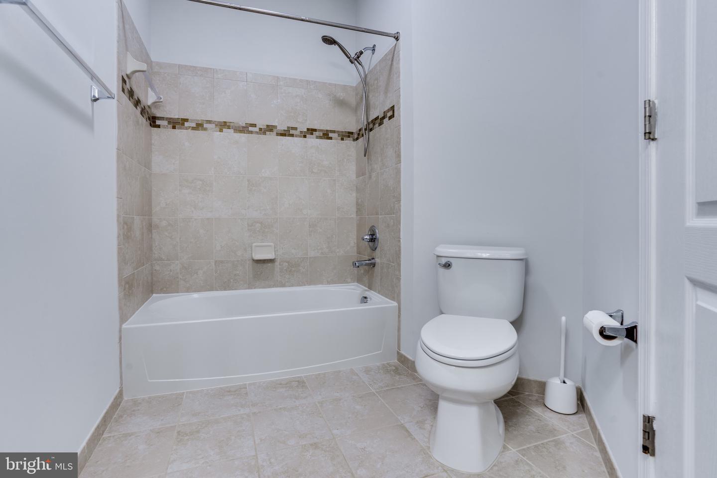 24636 WOOLLY MAMMOTH TER #401, ALDIE, Virginia 20105, 3 Bedrooms Bedrooms, ,2 BathroomsBathrooms,Residential,For sale,24636 WOOLLY MAMMOTH TER #401,VALO2106110 MLS # VALO2106110