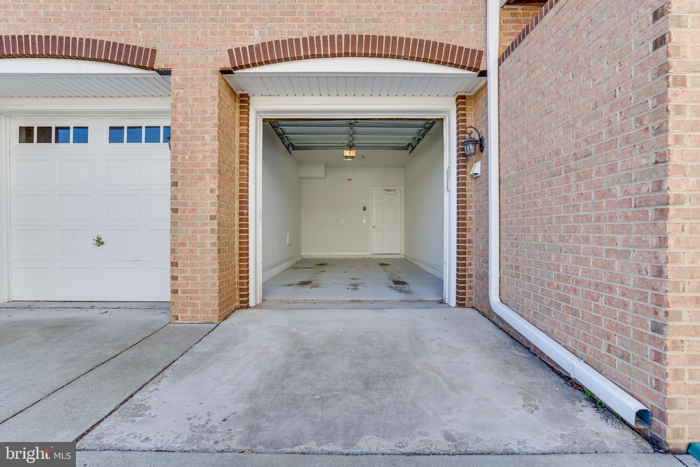 24636 WOOLLY MAMMOTH TER #401, ALDIE, Virginia 20105, 3 Bedrooms Bedrooms, ,2 BathroomsBathrooms,Residential,For sale,24636 WOOLLY MAMMOTH TER #401,VALO2106110 MLS # VALO2106110