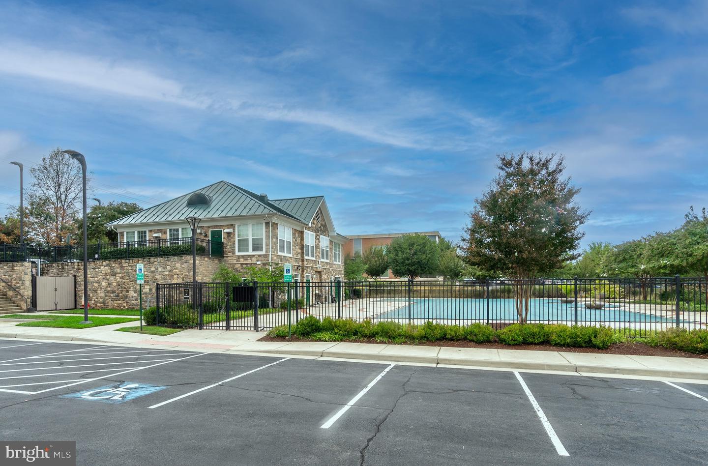 24636 WOOLLY MAMMOTH TER #401, ALDIE, Virginia 20105, 3 Bedrooms Bedrooms, ,2 BathroomsBathrooms,Residential,For sale,24636 WOOLLY MAMMOTH TER #401,VALO2106110 MLS # VALO2106110