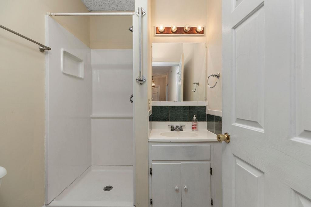 801 STUART ST, STAUNTON, Virginia 24401, 3 Bedrooms Bedrooms, ,2 BathroomsBathrooms,Residential,801 STUART ST,670052 MLS # 670052
