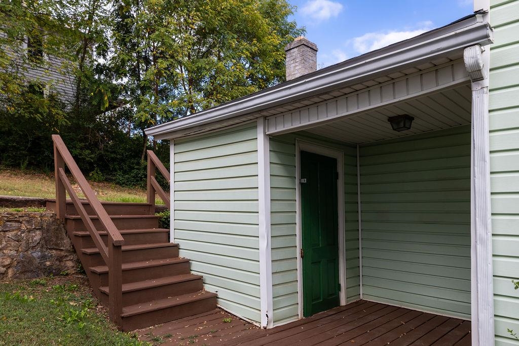 801 STUART ST, STAUNTON, Virginia 24401, 3 Bedrooms Bedrooms, ,2 BathroomsBathrooms,Residential,801 STUART ST,670052 MLS # 670052
