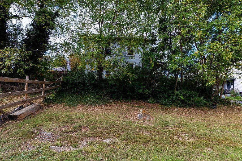 801 STUART ST, STAUNTON, Virginia 24401, 3 Bedrooms Bedrooms, ,2 BathroomsBathrooms,Residential,801 STUART ST,670052 MLS # 670052