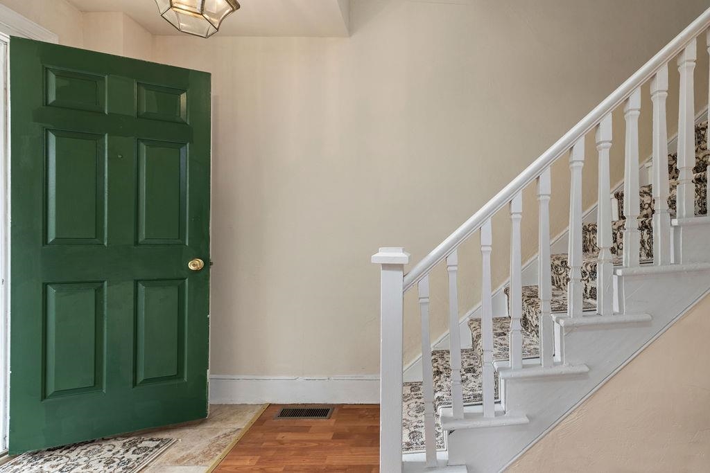 801 STUART ST, STAUNTON, Virginia 24401, 3 Bedrooms Bedrooms, ,2 BathroomsBathrooms,Residential,801 STUART ST,670052 MLS # 670052