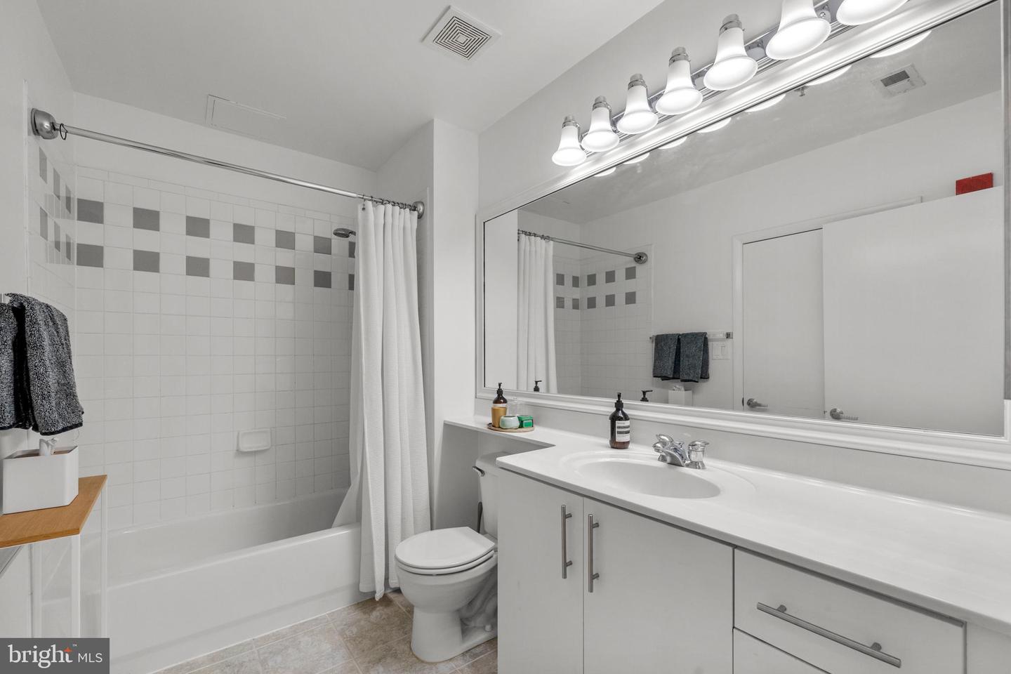 1300 N ST NW #110, WASHINGTON, District Of Columbia 20005, 1 Bedroom Bedrooms, ,1 BathroomBathrooms,Residential,For sale,1300 N ST NW #110,DCDC2221902 MLS # DCDC2221902