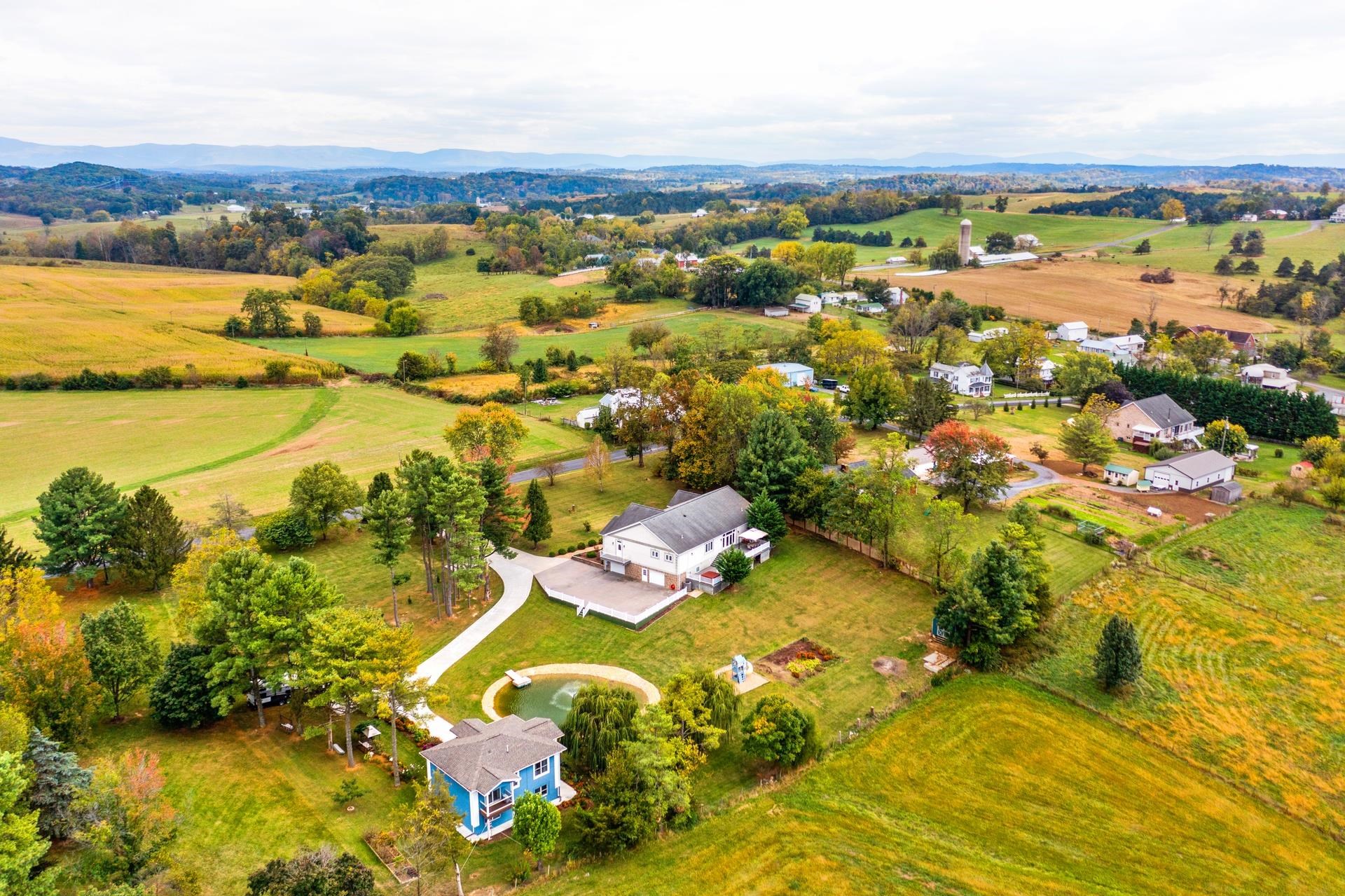 76 CENTERVILLE RD, BRIDGEWATER, Virginia 22812, 5 Bedrooms Bedrooms, ,5 BathroomsBathrooms,Residential,76 CENTERVILLE RD,670042 MLS # 670042