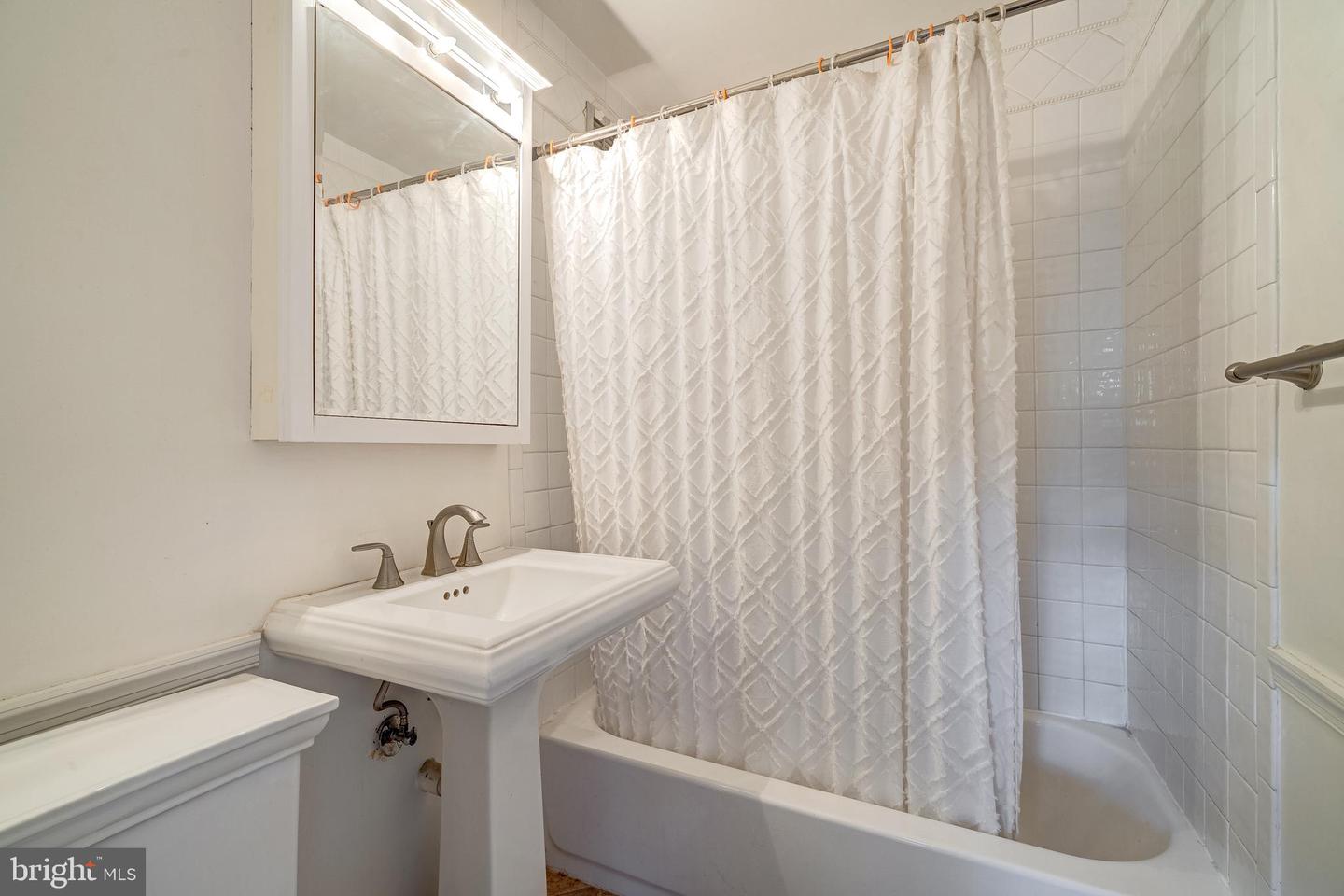 1111 ARLINGTON BLVD #317, ARLINGTON, Virginia 22209, 1 Bedroom Bedrooms, ,1 BathroomBathrooms,Residential,For sale,1111 ARLINGTON BLVD #317,VAAR2063862 MLS # VAAR2063862 1111 ARLINGTON BLVD #317, ARLINGTON, Virginia 22209, 1 Bedroom Bedrooms, ,1 BathroomBathrooms,Residential,For sale,1111 ARLINGTON BLVD #317,VAAR2063862 MLS # VAAR2063862