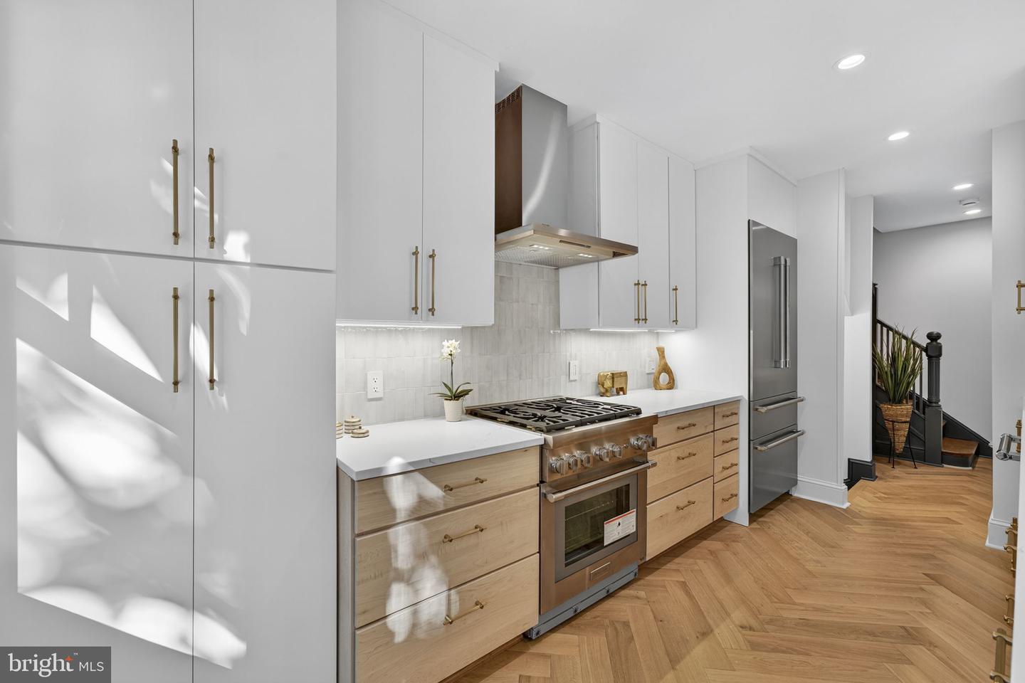2338 39TH ST NW, WASHINGTON, District Of Columbia 20007, 4 Bedrooms Bedrooms, ,3 BathroomsBathrooms,Residential,For sale,2338 39TH ST NW,DCDC2224196 MLS # DCDC2224196