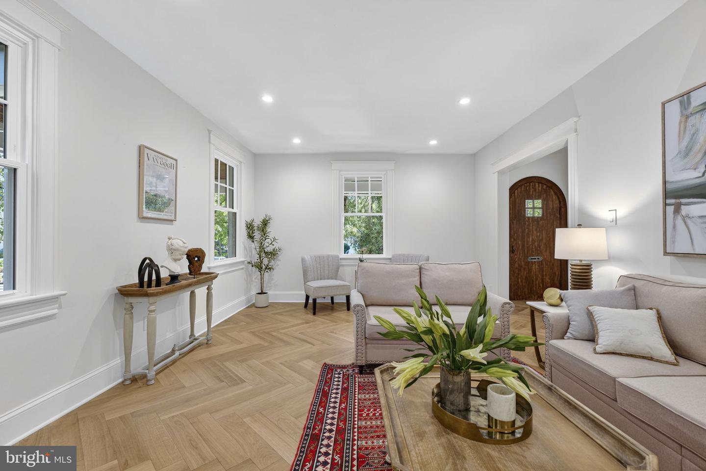 2338 39TH ST NW, WASHINGTON, District Of Columbia 20007, 4 Bedrooms Bedrooms, ,3 BathroomsBathrooms,Residential,For sale,2338 39TH ST NW,DCDC2224196 MLS # DCDC2224196