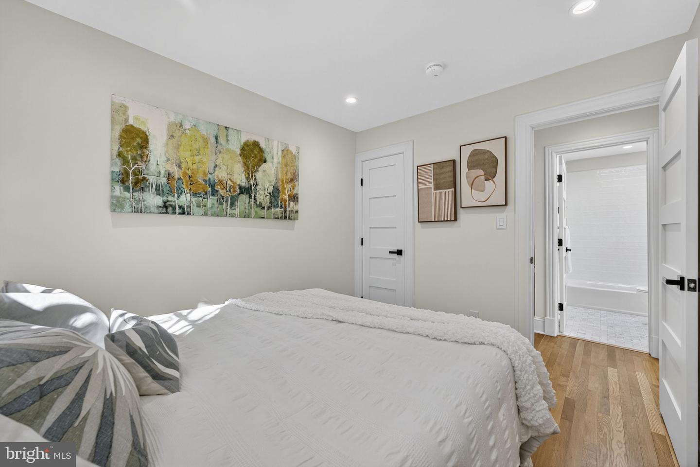 2338 39TH ST NW, WASHINGTON, District Of Columbia 20007, 4 Bedrooms Bedrooms, ,3 BathroomsBathrooms,Residential,For sale,2338 39TH ST NW,DCDC2224196 MLS # DCDC2224196