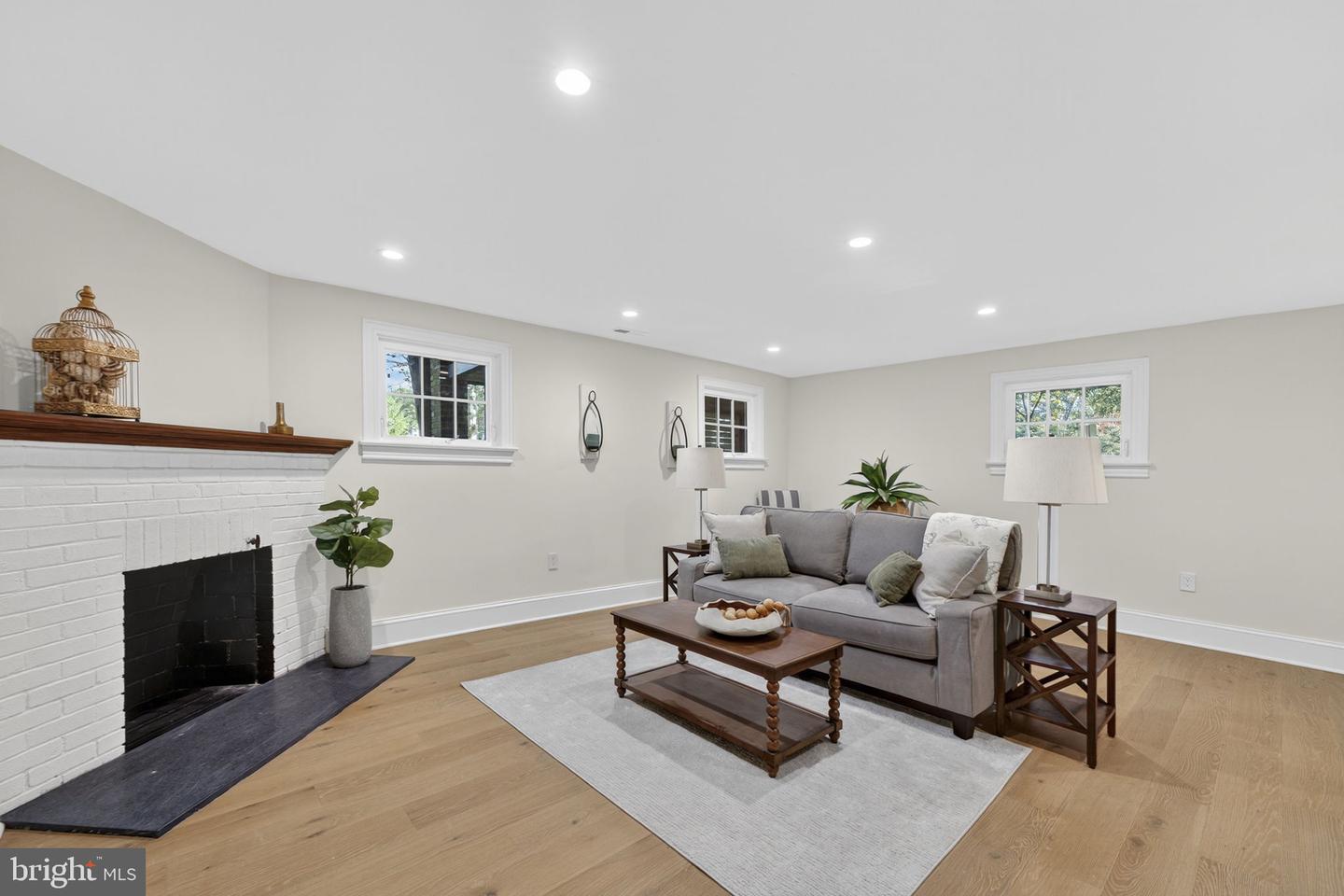 2338 39TH ST NW, WASHINGTON, District Of Columbia 20007, 4 Bedrooms Bedrooms, ,3 BathroomsBathrooms,Residential,For sale,2338 39TH ST NW,DCDC2224196 MLS # DCDC2224196