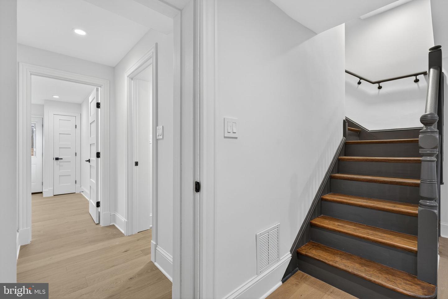 2338 39TH ST NW, WASHINGTON, District Of Columbia 20007, 4 Bedrooms Bedrooms, ,3 BathroomsBathrooms,Residential,For sale,2338 39TH ST NW,DCDC2224196 MLS # DCDC2224196